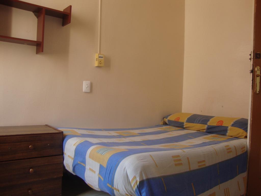 Hostel Turisol Barcelona Room photo