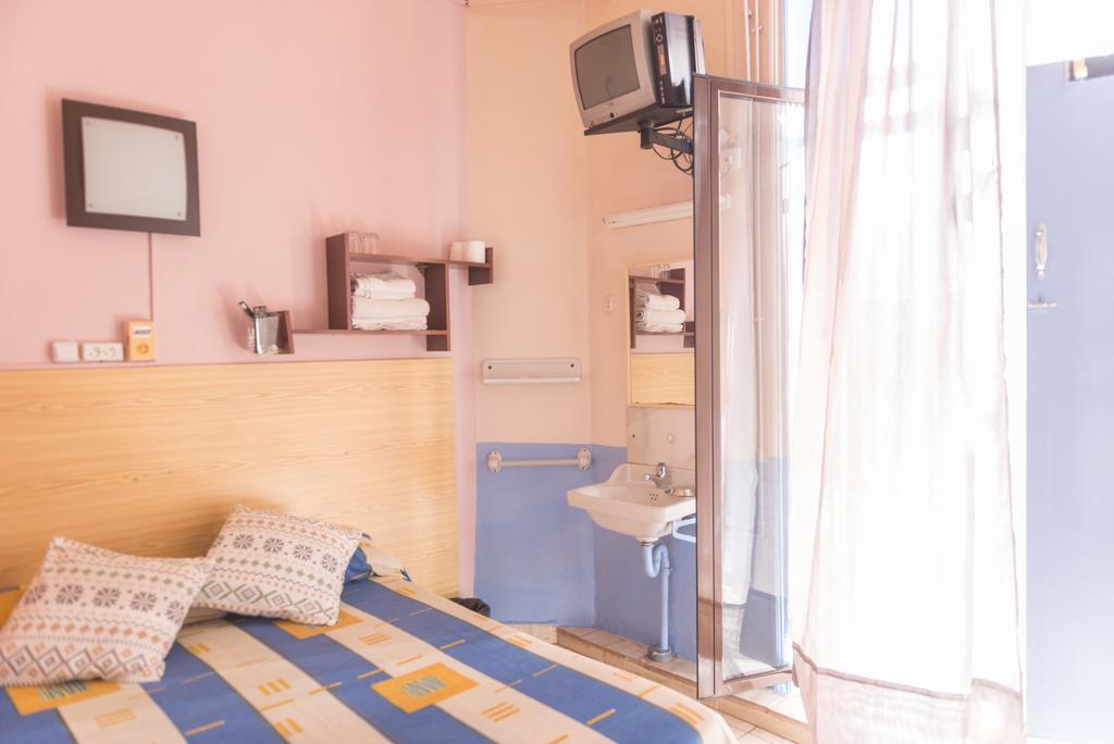 Hostel Turisol Barcelona Exterior photo